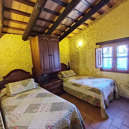 Masia Can Felip Country house *